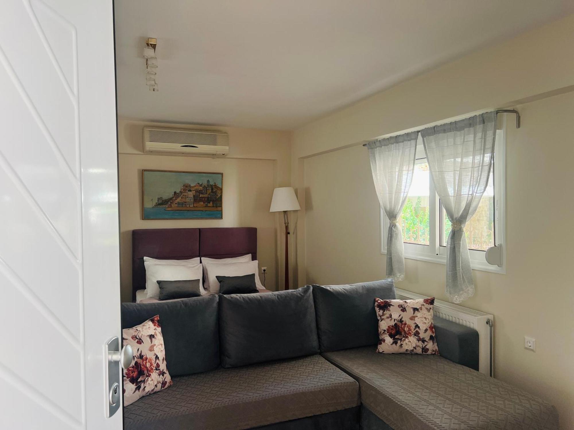 Vasilias Home Near Ath Airport โกโรปิออน ภายนอก รูปภาพ